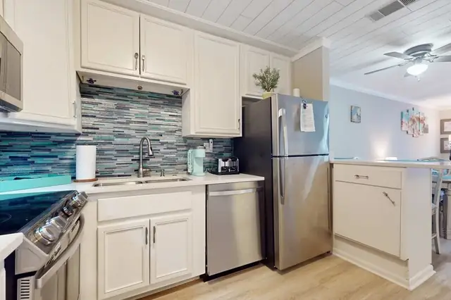 Kitchen at Fiddler’s Cove 6J